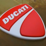 Logo Ducati intagliato a mano ed aerografato 18x16